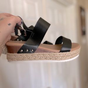 Torrid size 9Wide platform sandals